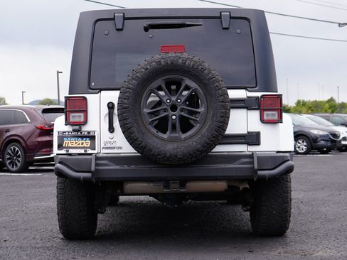 Used 2017 Jeep Wrangler Unlimited Sahara AWD/4WD image 8