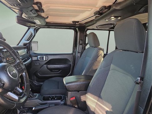 Used 2022 Jeep Gladiator Sport image 12