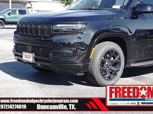 New 2025 Jeep Wagoneer L Series II image 39