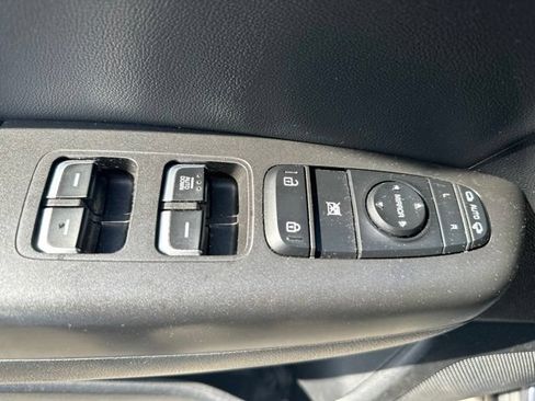 Used 2020 Kia Sportage S w/ S Sunroof Package FWD image 11