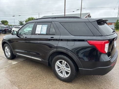 Used 2023 Ford Explorer XLT w/ Equipment Group 202A AWD/4WD image 5