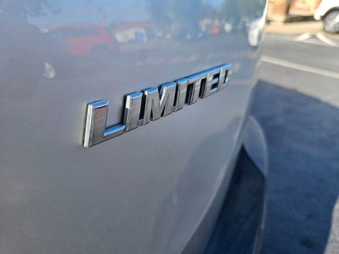 Used 2015 Toyota RAV4 Limited image 9