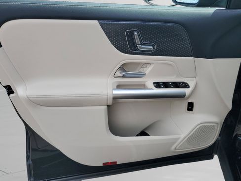 Certified 2025 Mercedes-Benz GLA 250 image 31