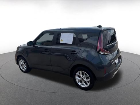 Used 2025 Kia Soul LX w/ LX Technology Package image 10