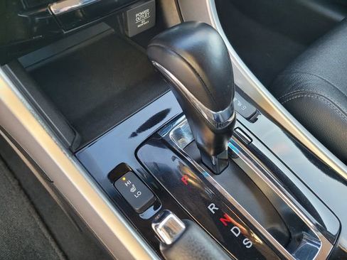 Used 2017 Honda Accord EX-L image 18