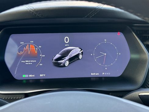 Used 2018 Tesla Model X 75D image 24