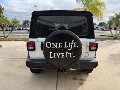 Used 2023 Jeep Wrangler Sport S image 5