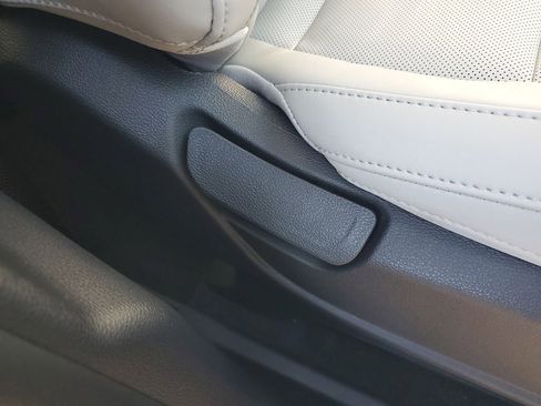 New 2025 Kia Telluride S image 9