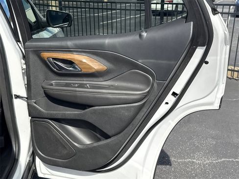 Used 2020 GMC Terrain SLE w/ Driver Convenience Package image 17