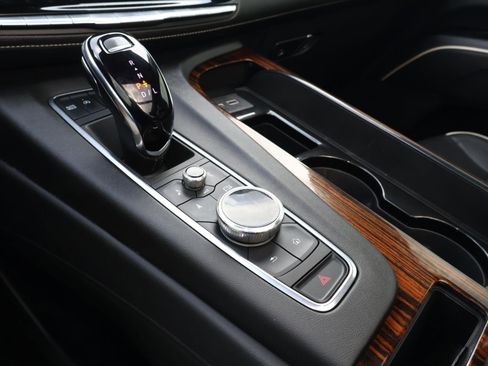 Used 2021 Cadillac Escalade Premium Luxury w/ LPO, Illumination Package image 24