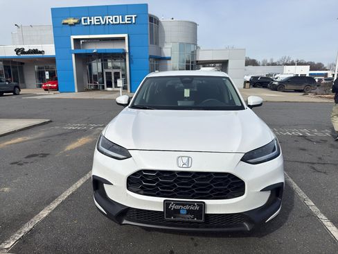 Used 2025 Honda HR-V LX image 2