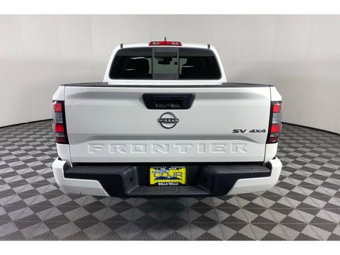 Used 2022 Nissan Frontier SV image 15
