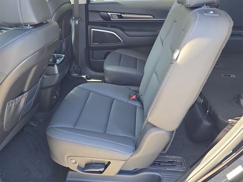 New 2025 Kia Telluride S image 19