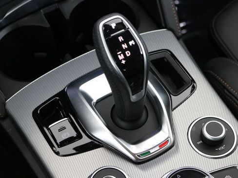 New 2025 Alfa Romeo Stelvio Sprint AWD/4WD image 16