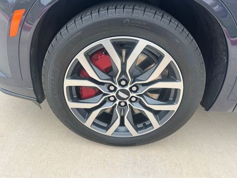 Used 2024 Cadillac XT6 Sport image 9