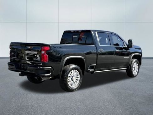 Used 2022 Chevrolet Silverado 3500 High Country w/ Technology Package image 3