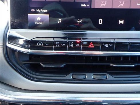 Used 2022 Jeep Compass Limited w/ Sun and Sound Group image 19