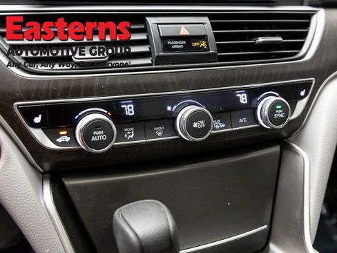 Used 2019 Honda Accord EX image 18