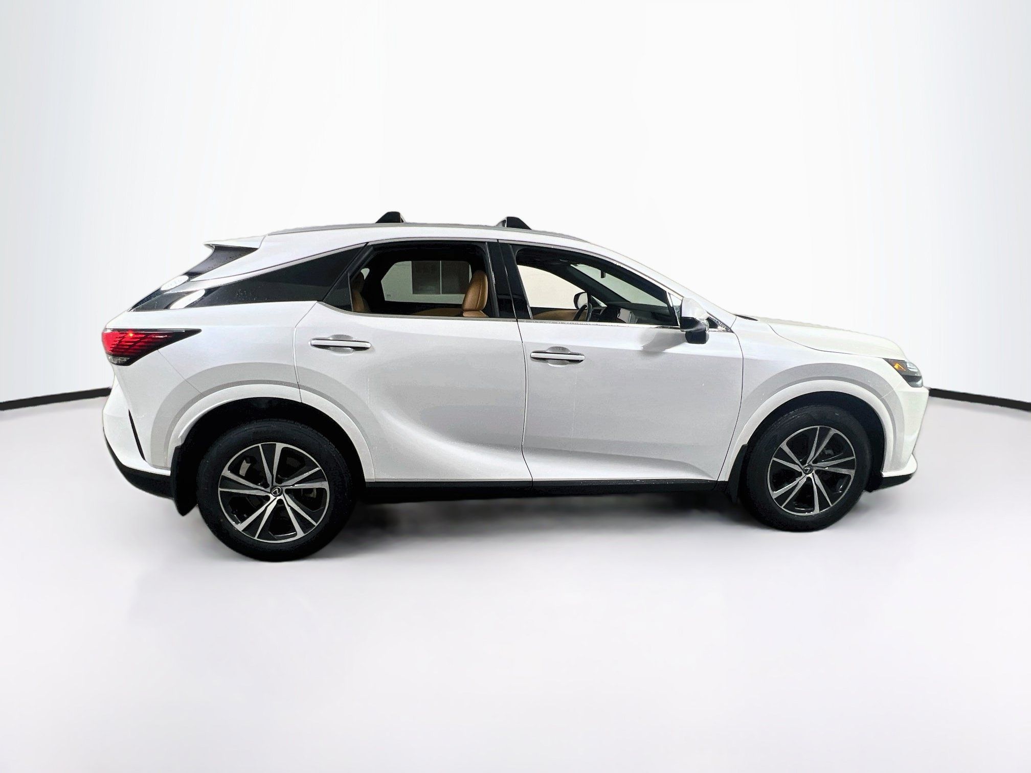Used 2023 Lexus RX 350 Premium w/ Accessory Package AWD/4WD image 4