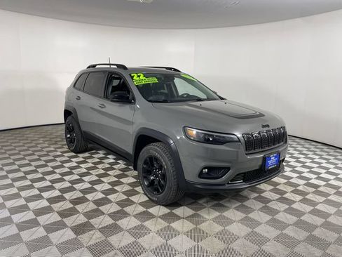 Certified 2022 Jeep Cherokee Latitude w/ Sun & Sound Group AWD/4WD image 25