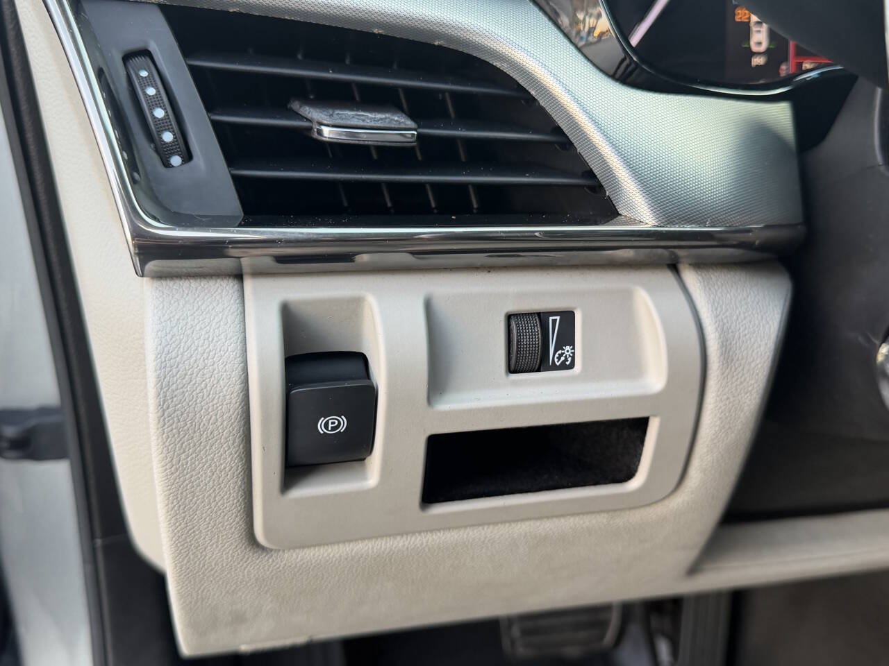 Used 2018 Cadillac CTS Luxury RWD image 18