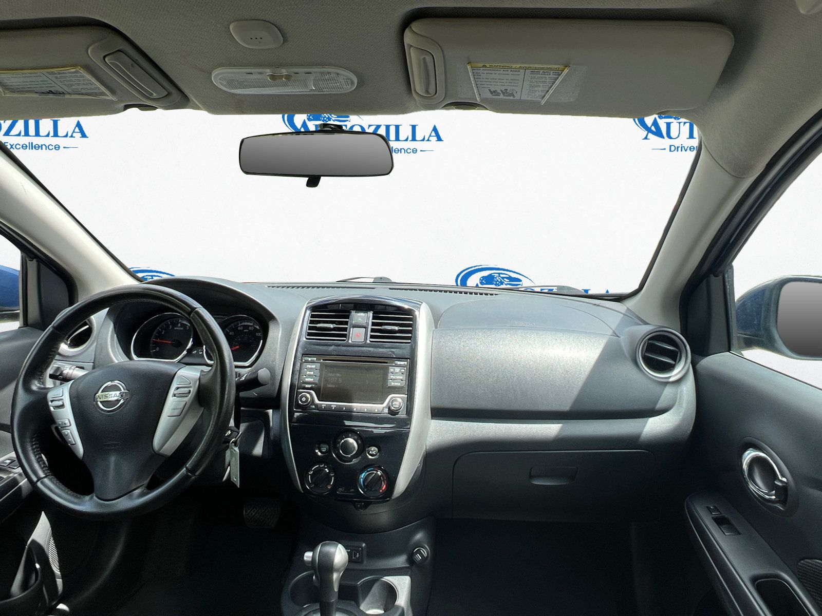 Used 2018 Nissan Versa SV w/ SV Special Edition Package FWD image 11