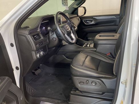 Used 2024 GMC Yukon AT4 w/ AT4 Premium Plus Package AWD/4WD image 12