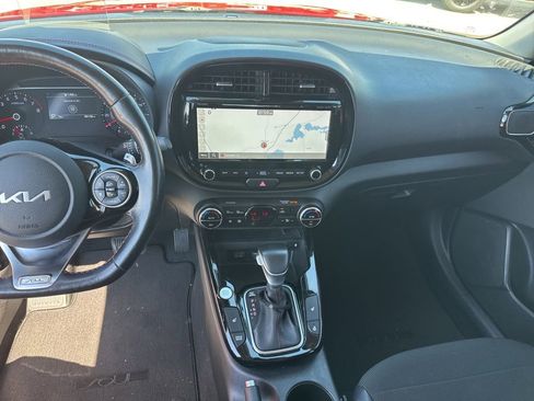 Used 2022 Kia Soul Turbo FWD image 8