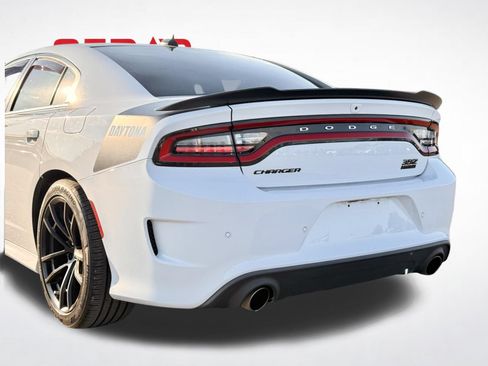 Used 2017 Dodge Charger R/T RWD image 5