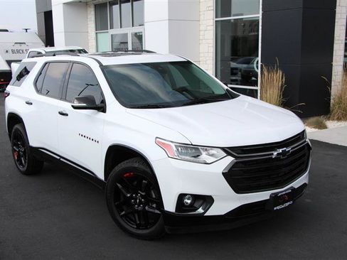 Used 2019 Chevrolet Traverse Premier w/ Redline Edition AWD/4WD image 2