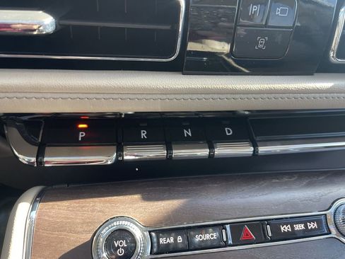 Used 2023 Lincoln Aviator Reserve w/ Elements Package Plus image 33