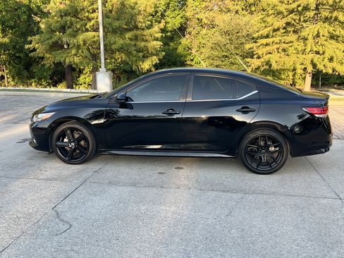 Used 2022 Nissan Sentra SR w/ Midnight Edition FWD image 6