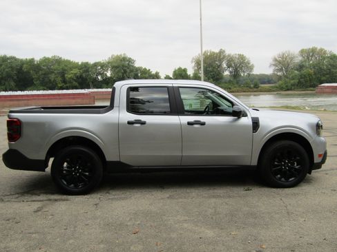 Certified 2024 Ford Maverick XLT w/ XLT Luxury Package image 6