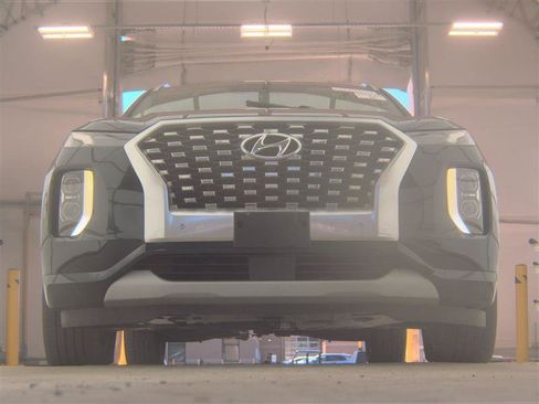 Used 2022 Hyundai Palisade Limited w/ Cargo Package AWD/4WD image 3