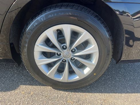 Used 2017 Toyota Camry LE FWD image 22
