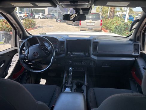 Used 2022 Nissan Frontier Pro-X image 4