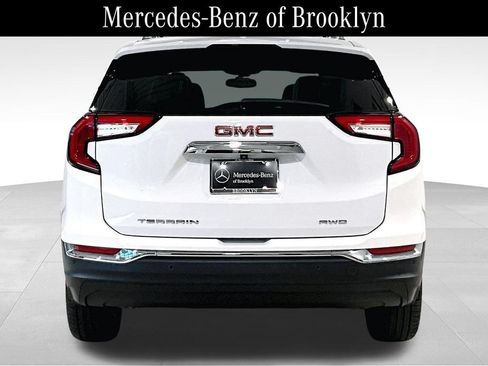 Used 2023 GMC Terrain SLT AWD/4WD image 4