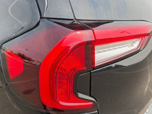 Used 2024 GMC Terrain SLE FWD image 25