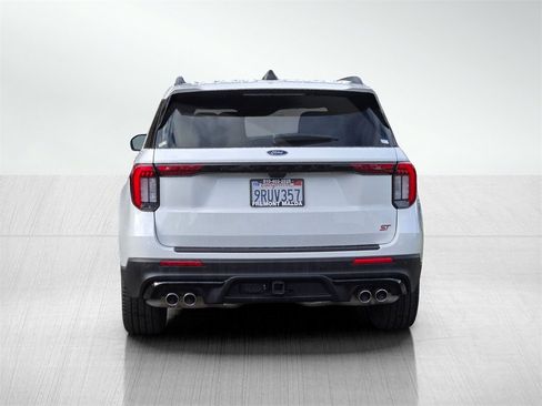 Used 2025 Ford Explorer ST image 5