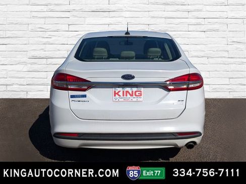 Used 2017 Ford Fusion SE image 5