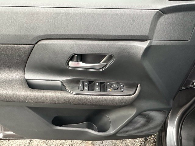 Certified 2025 Nissan Kicks SV AWD/4WD image 20