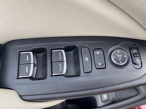 Used 2021 Honda Accord Touring image 13