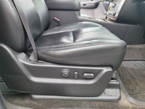 Used 2008 Chevrolet Suburban LTZ w/ LTZ Preferred Equipment Group image 25