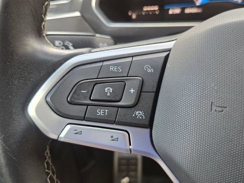 Used 2023 Volkswagen Tiguan SE R-Line FWD image 26