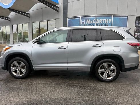 Used 2014 Toyota Highlander Limited FWD image 2