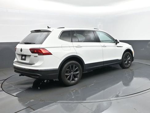 Used 2022 Volkswagen Tiguan SE AWD/4WD image 23