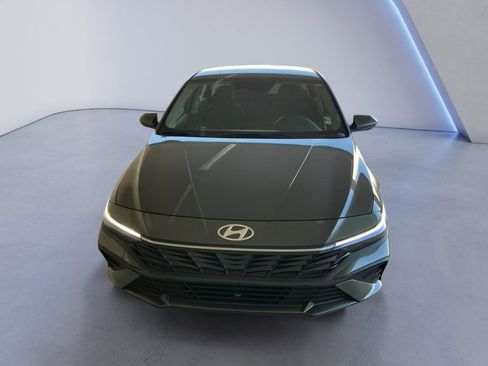 New 2026 Hyundai Elantra SE FWD image 2