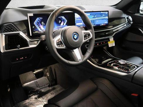 Used 2026 BMW X5 xDrive50e w/ M Sport Package AWD/4WD image 3