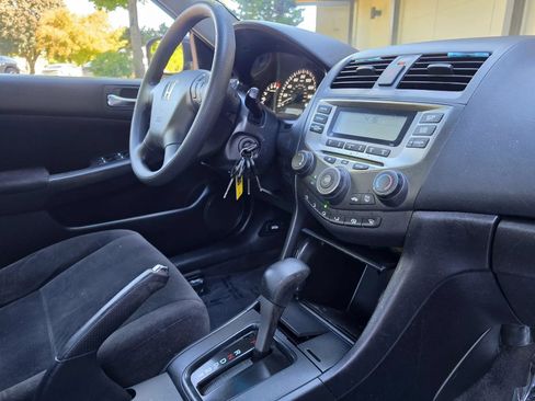 Used 2006 Honda Accord VP image 14