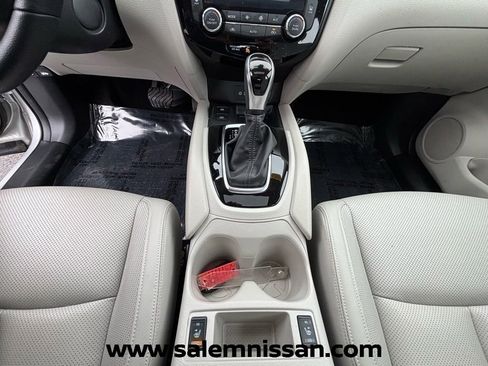 Used 2022 Nissan Rogue Sport SL w/ Premium Package image 15